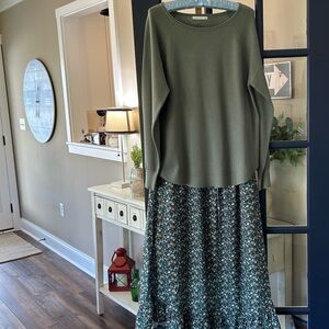 BoHo maxi skirt & sweater lightweight green sweater Floral Prairie skirt Unworn